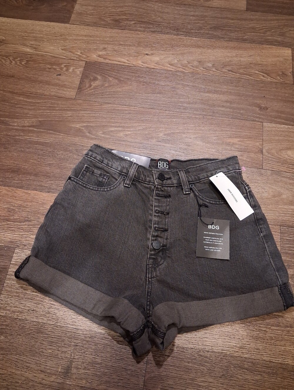 BDG Mom Highrise Shorts Button Fly Womens Size 27 Black.